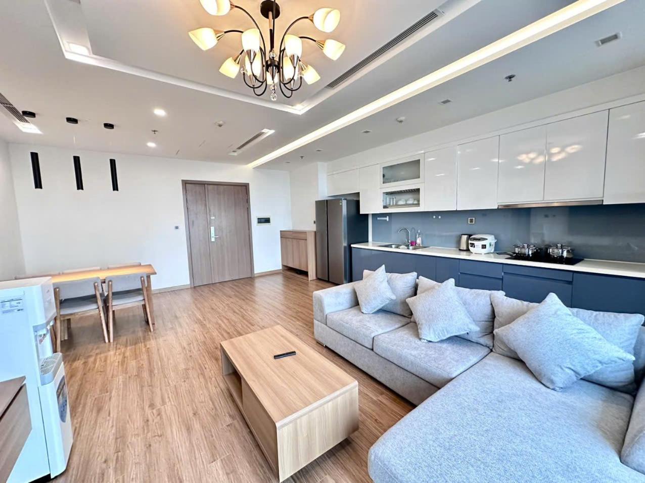 Luxury Apartment In Vinhomes Metropolis 河内 外观 照片