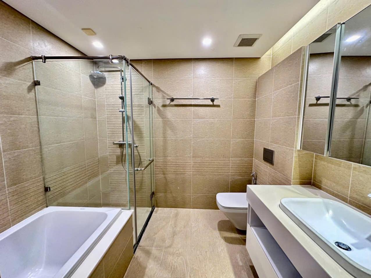 Luxury Apartment In Vinhomes Metropolis 河内 外观 照片
