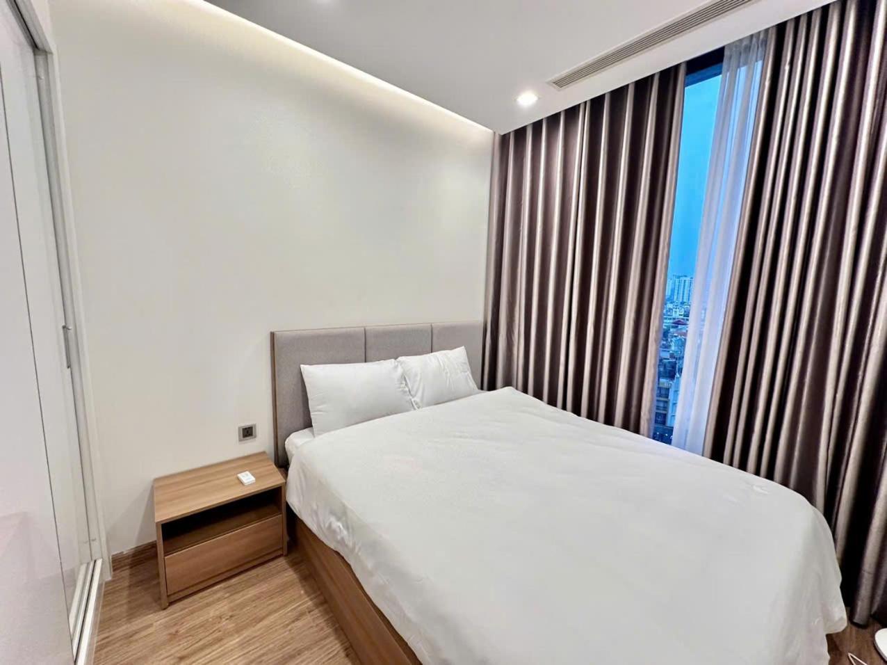 Luxury Apartment In Vinhomes Metropolis 河内 外观 照片