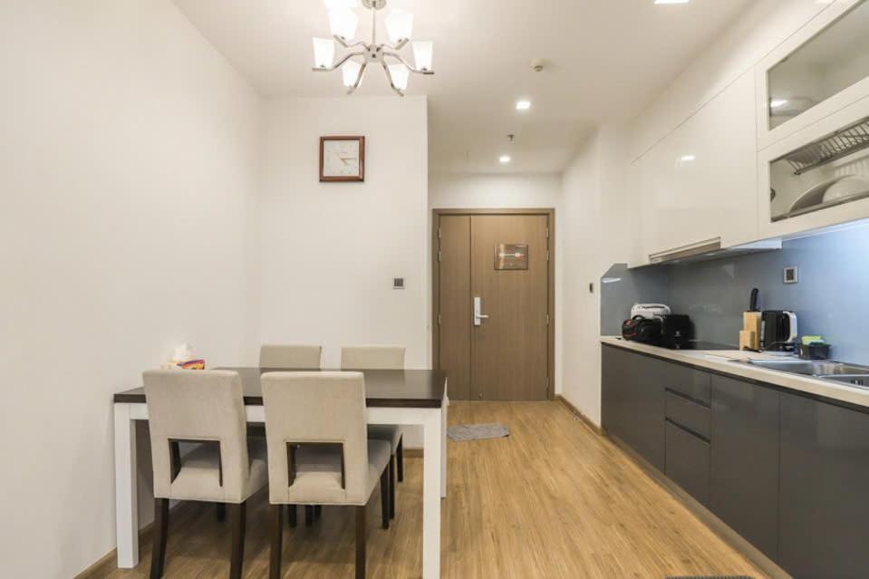 Luxury Apartment In Vinhomes Metropolis 河内 外观 照片