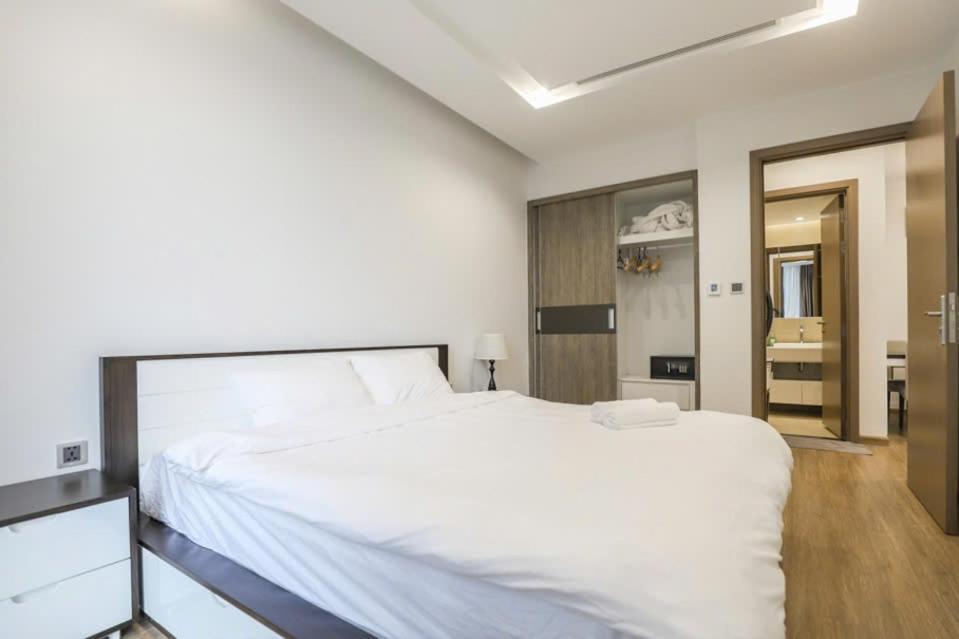 Luxury Apartment In Vinhomes Metropolis 河内 外观 照片